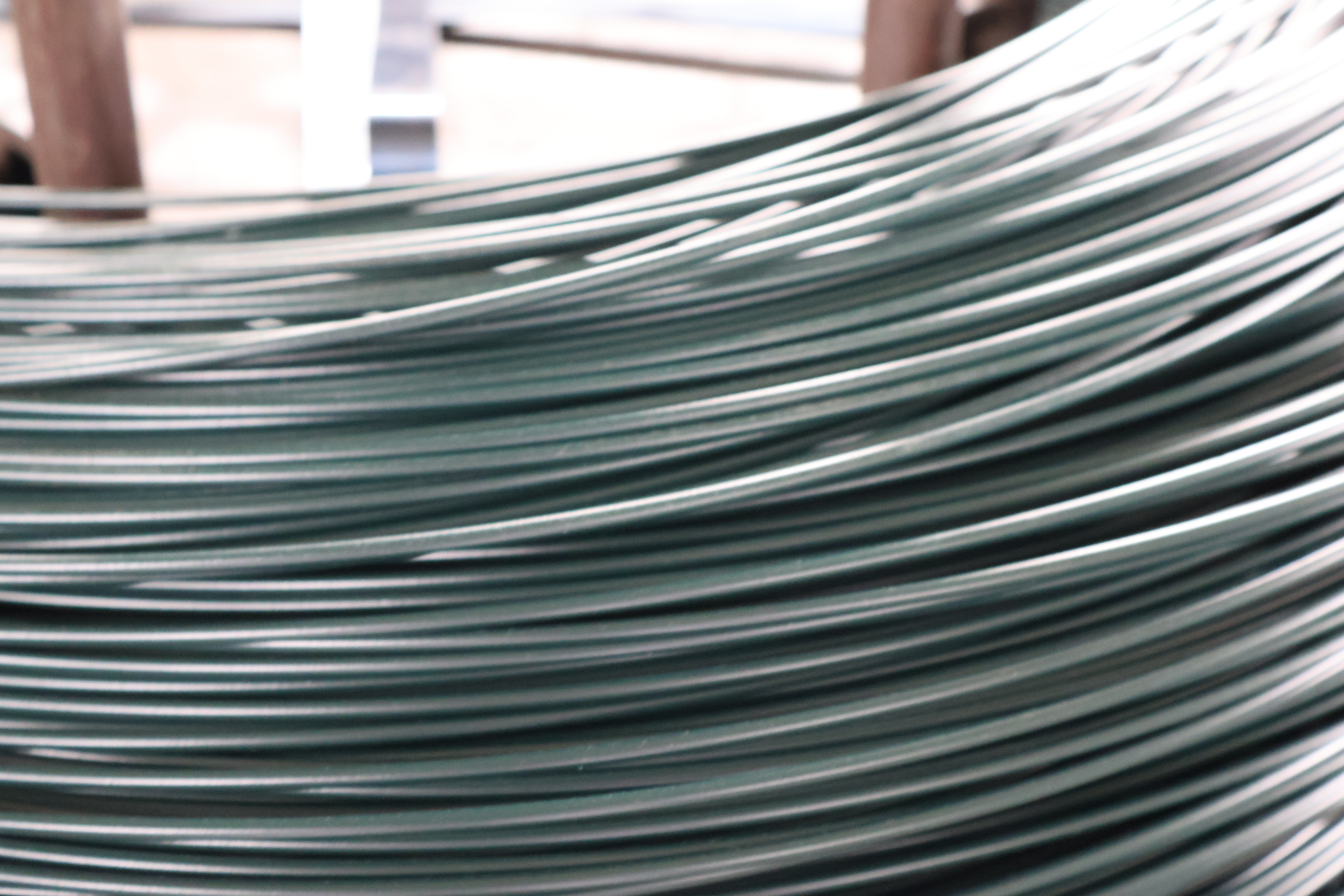 STEEL WIRE COATED WITH PE